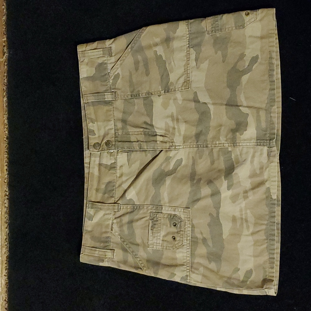 Old Navy mini skirt.